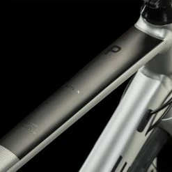 Cube Attain PRO 2023 -Trekkingbikes Verkäufe cube attain pro silver n orange 88608 04