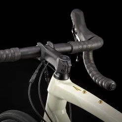 Trek Domane AL 4 Disc 2023 -Trekkingbikes Verkäufe trek domane al 4 disc era white carbon smoke 82008 05